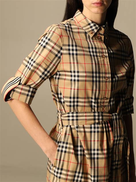 roupas burberry